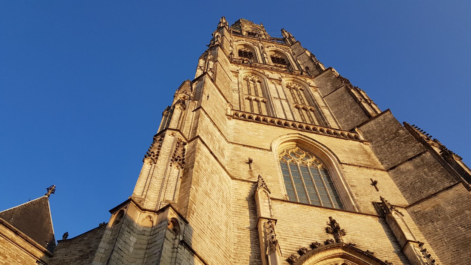 Samsung Galaxy S7 Edge sample photo. Breda, church, sky photography