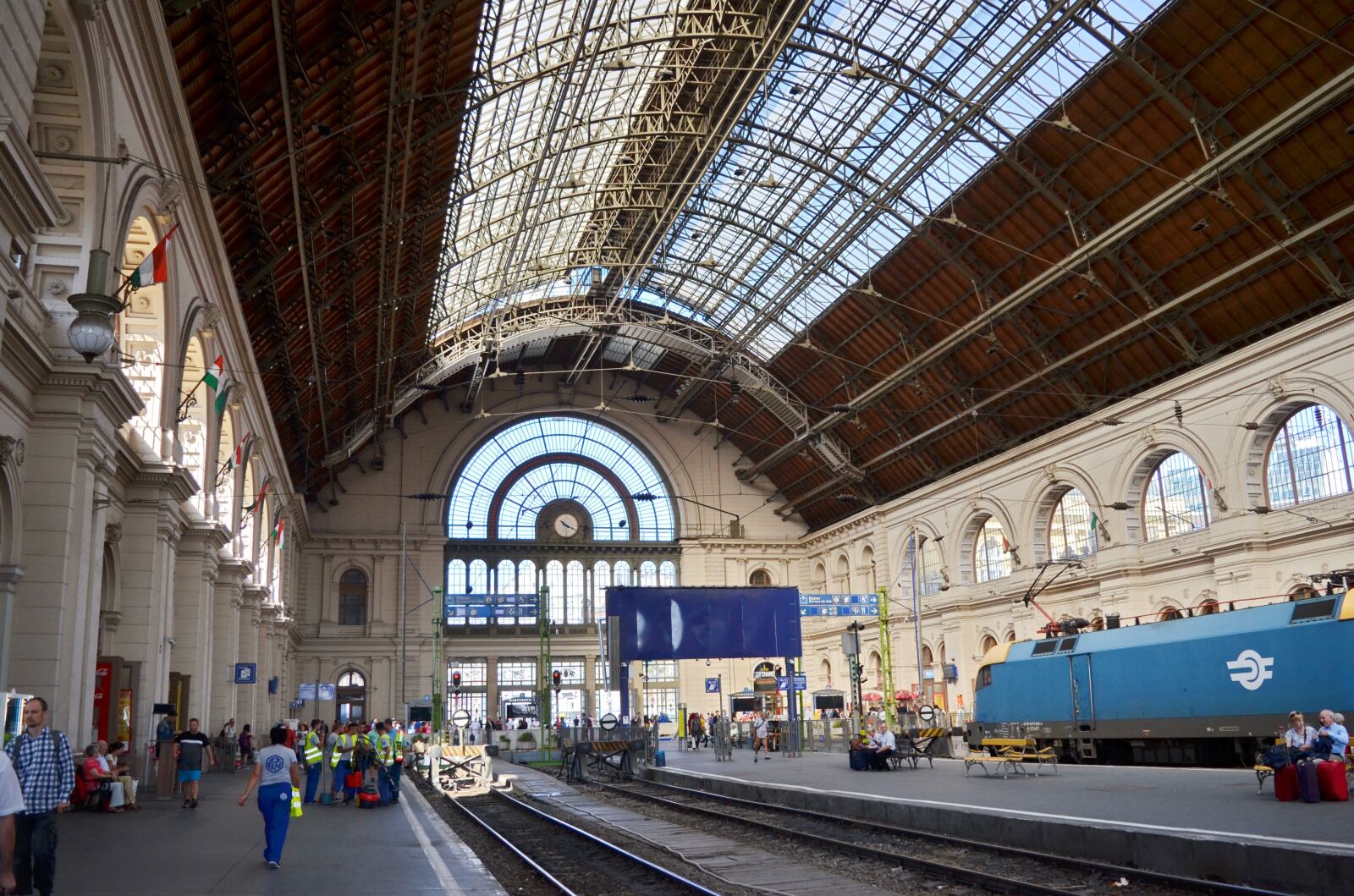 Nikon D5100 sample photo. Interior, the train station photography