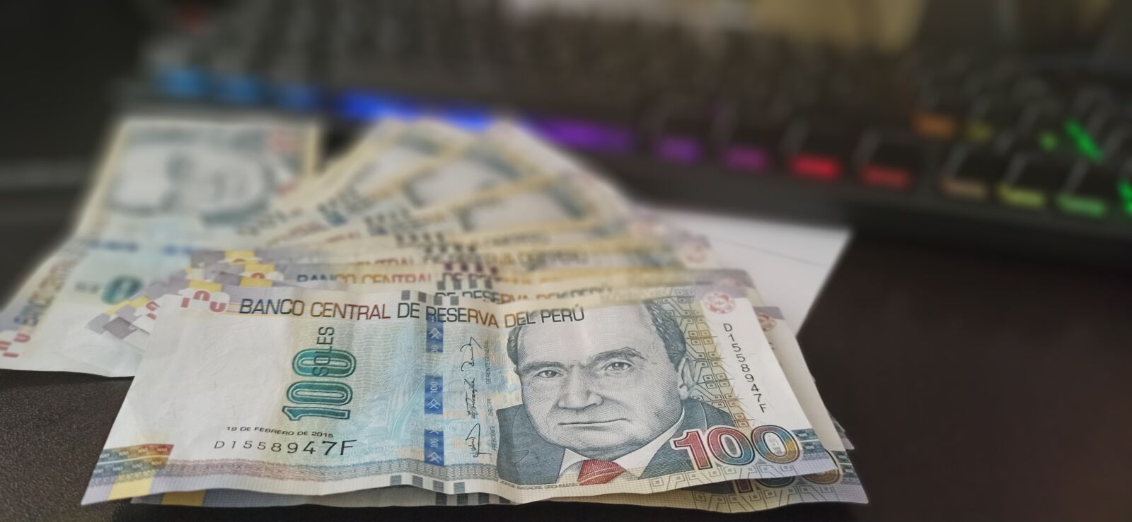 Xiaomi Redmi Note 8 Pro sample photo. Money, computer, one hundred photography