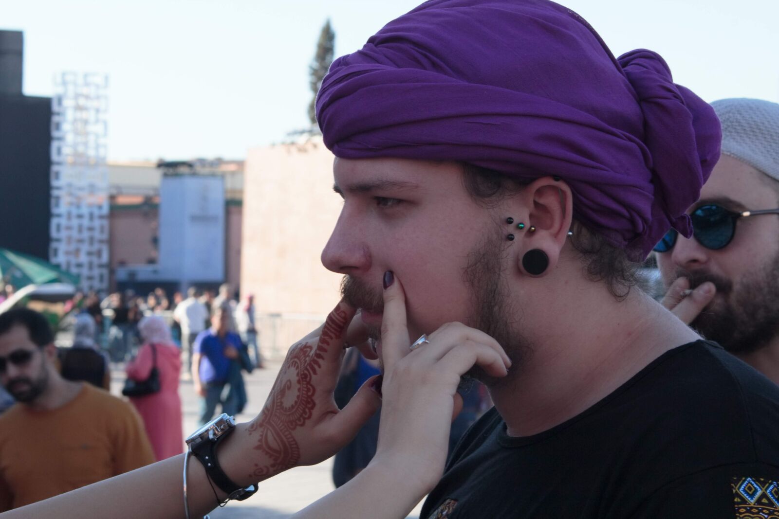 Canon EOS 60D sample photo. Cheek, marrakech, purple photography