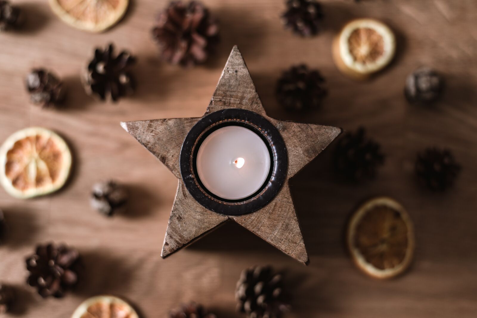 Nikon D800 sample photo. Tealight, advent, christmas photography