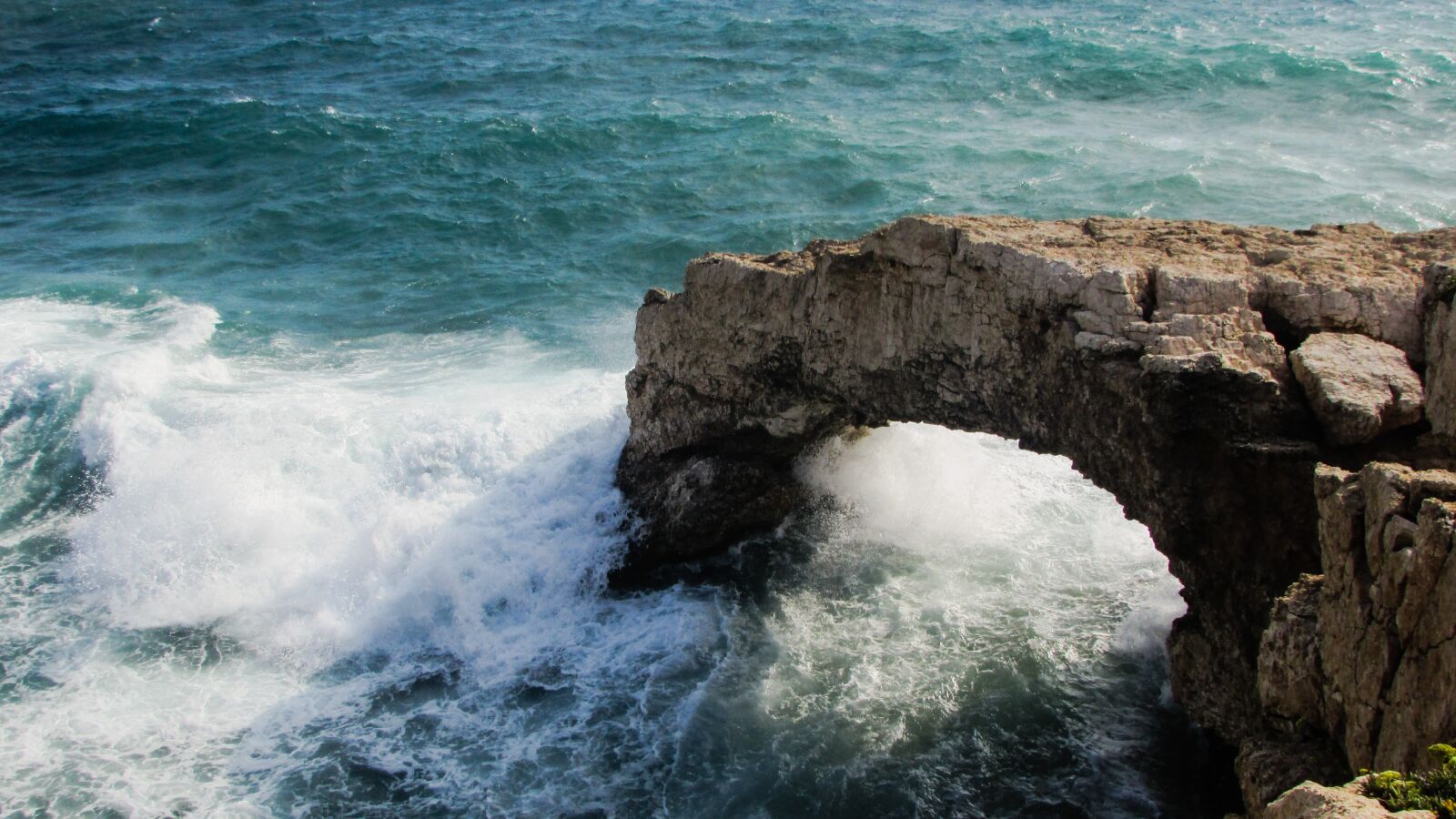 Canon PowerShot SX400 IS sample photo. Natural arch, wave, smashing photography