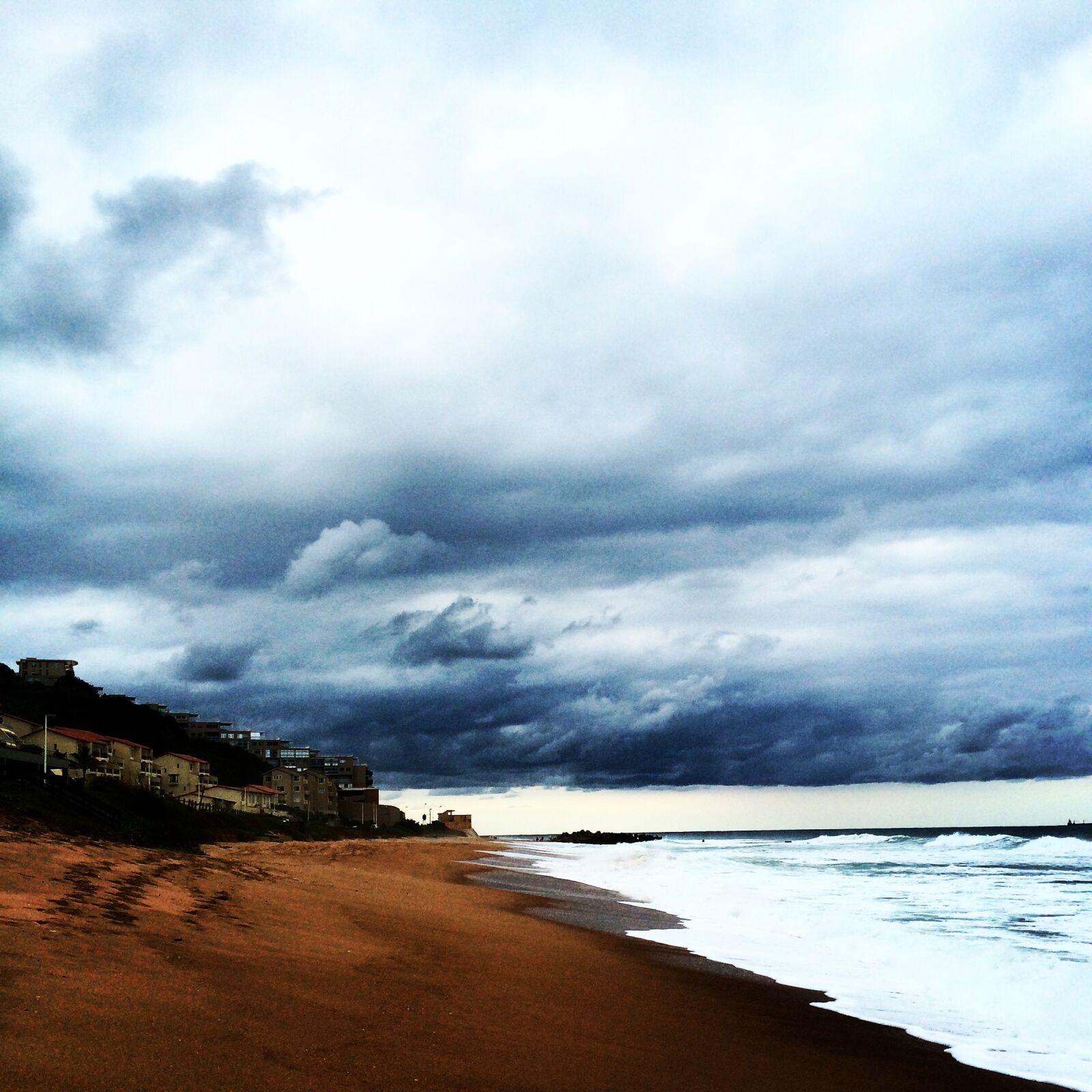 iPhone 5s back camera 4.15mm f/2.2 sample photo. Beach, blue, clouds, rain photography
