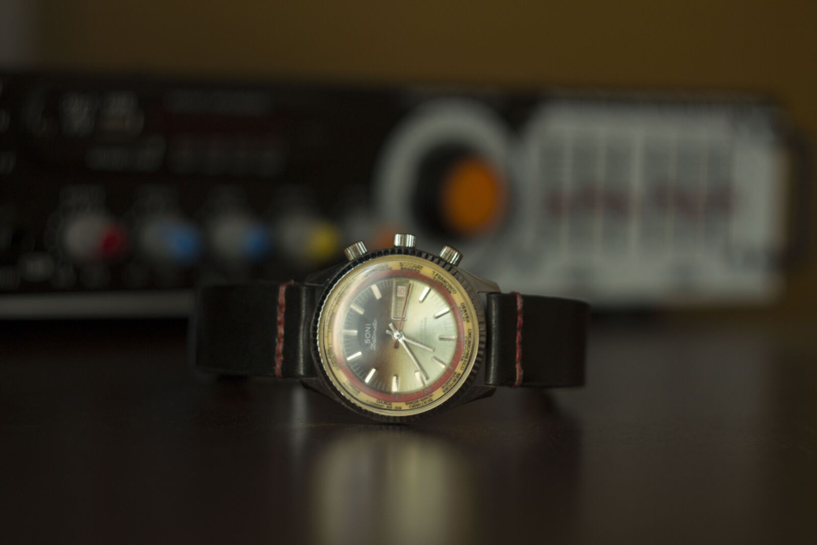 Canon EOS 1100D (EOS Rebel T3 / EOS Kiss X50) sample photo. Watch, wristwatch, vintage watch photography