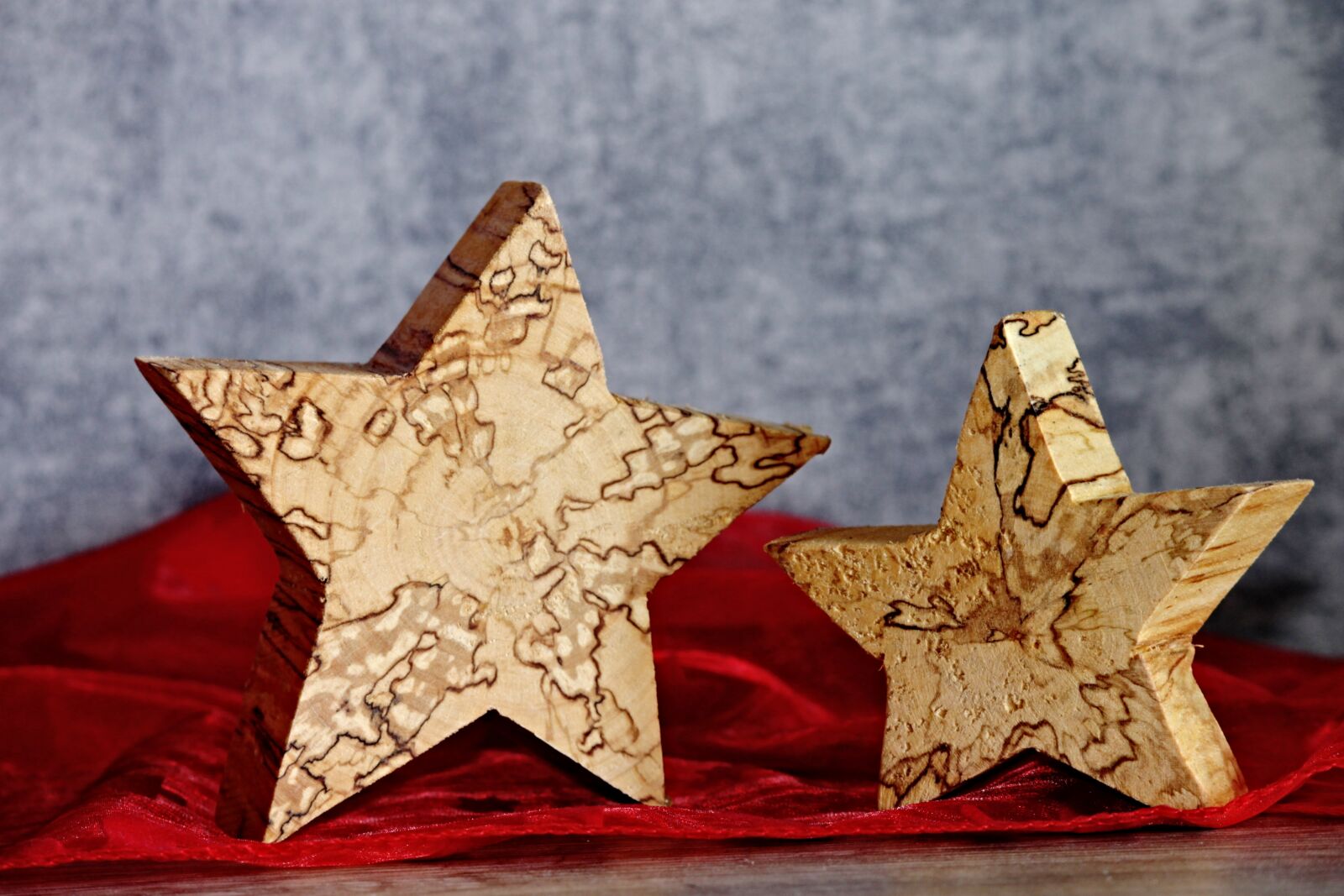 Canon EOS 1100D (EOS Rebel T3 / EOS Kiss X50) sample photo. Wood star, star, hand photography