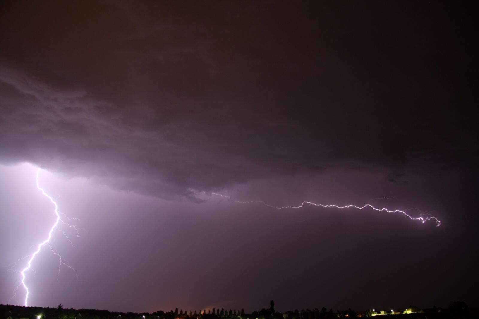 Canon EOS 40D sample photo. France, thunderstorms, lightning photography