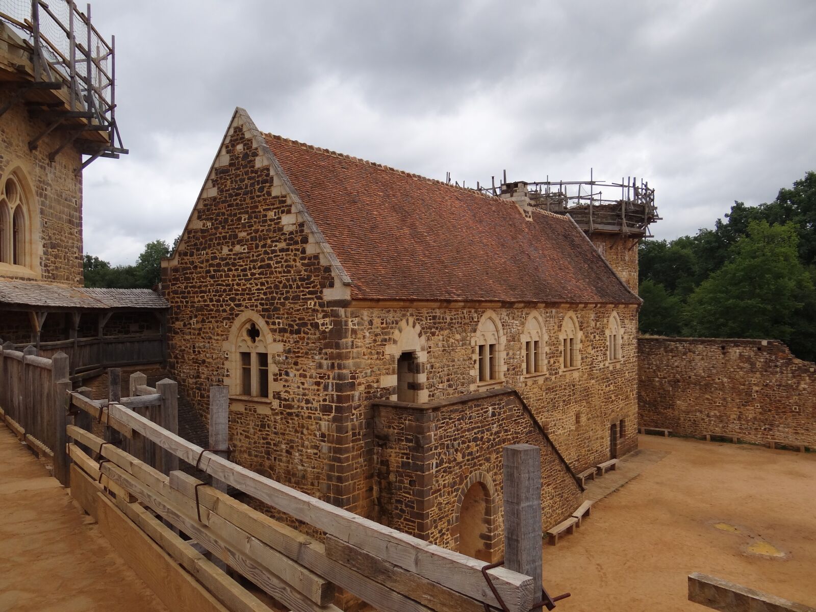 Sony Cyber-shot DSC-HX100V sample photo. Castle, guédelon, fortification photography