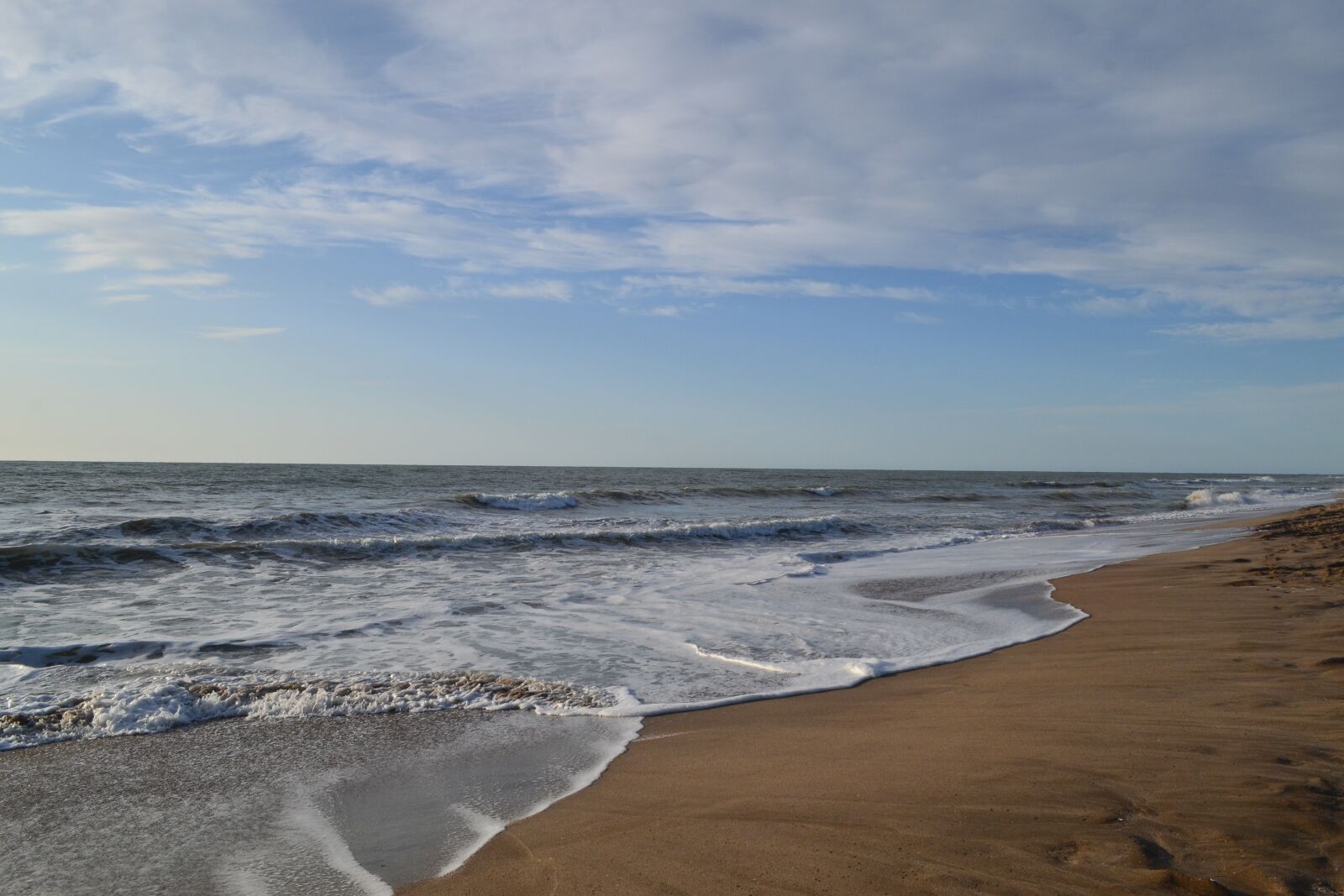 Nikon D3100 sample photo. Beach, waves, sun photography