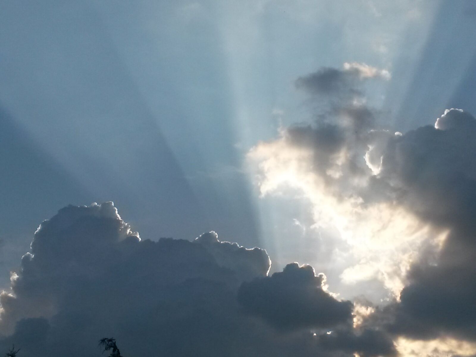 Samsung Galaxy S4 Mini sample photo. Sun, clouds, thunderstorm photography