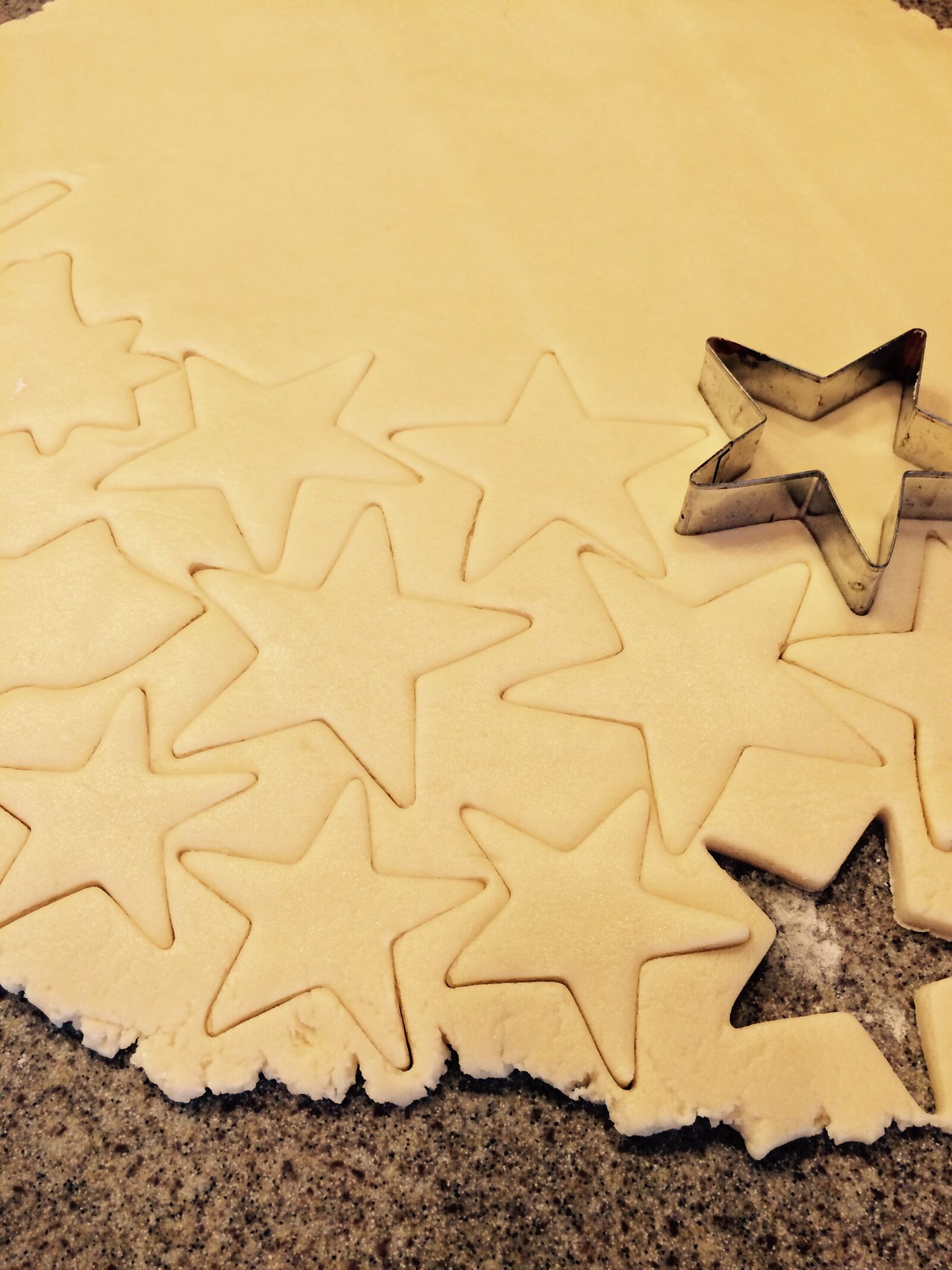 iPhone 5s back camera 4.15mm f/2.2 sample photo. Sugar cookies, cookies, star photography
