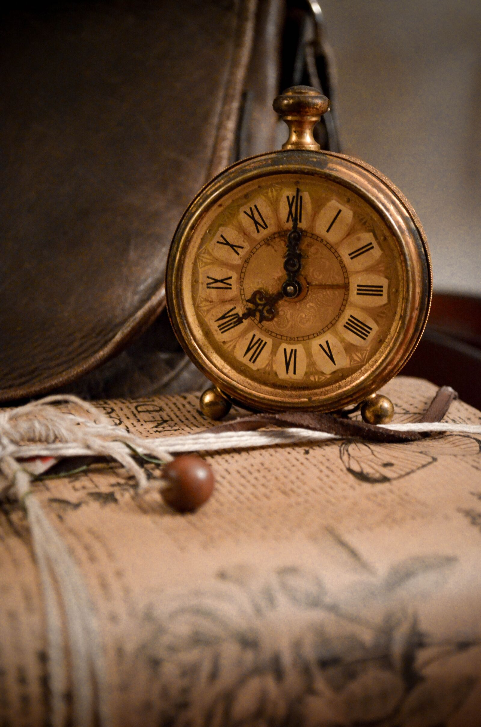 Nikon D5100 sample photo. Watch, vintage, old photography