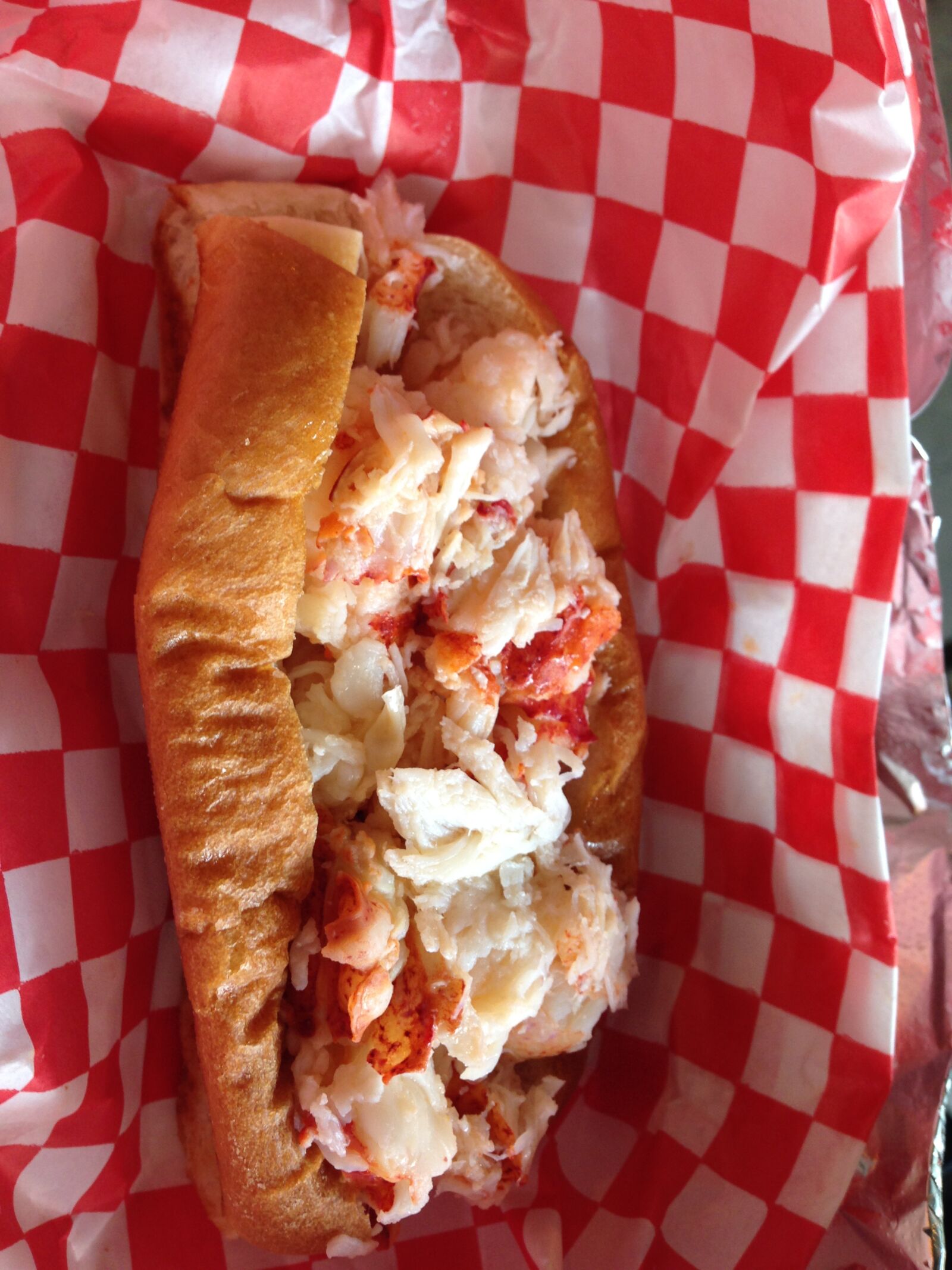 iPhone 5 back camera 4.12mm f/2.4 sample photo. Lobster roll, lobster, food photography