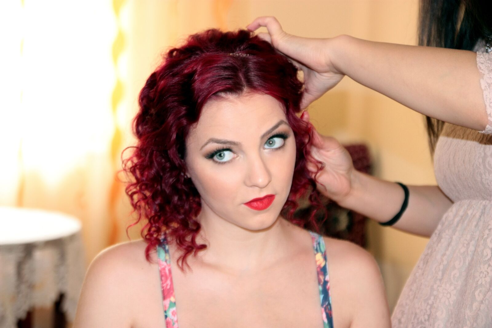 Canon EOS 450D (EOS Rebel XSi / EOS Kiss X2) sample photo. Girl, hairstyle, preparation photography