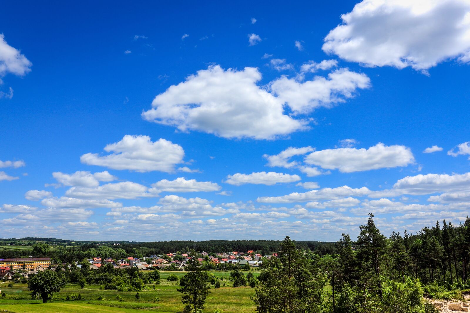 Canon EOS 7D Mark II sample photo. Landscape, beautiful sky, clouds photography
