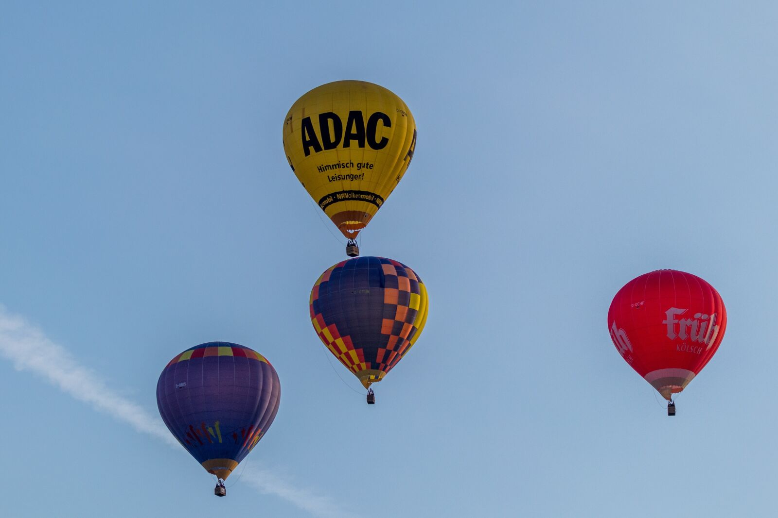 Canon EOS M100 sample photo. Hot air balloon, montgolfiade photography