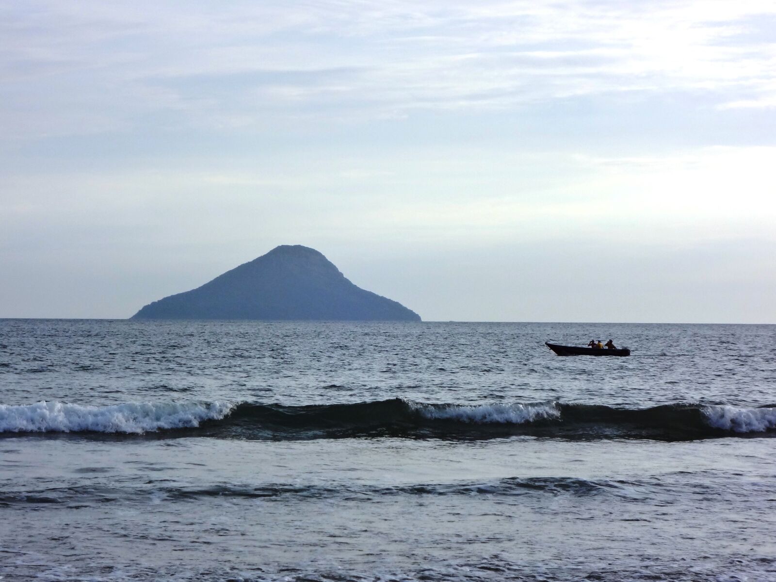 Sony DSC-WX7 sample photo. Waves, beach, holidays photography