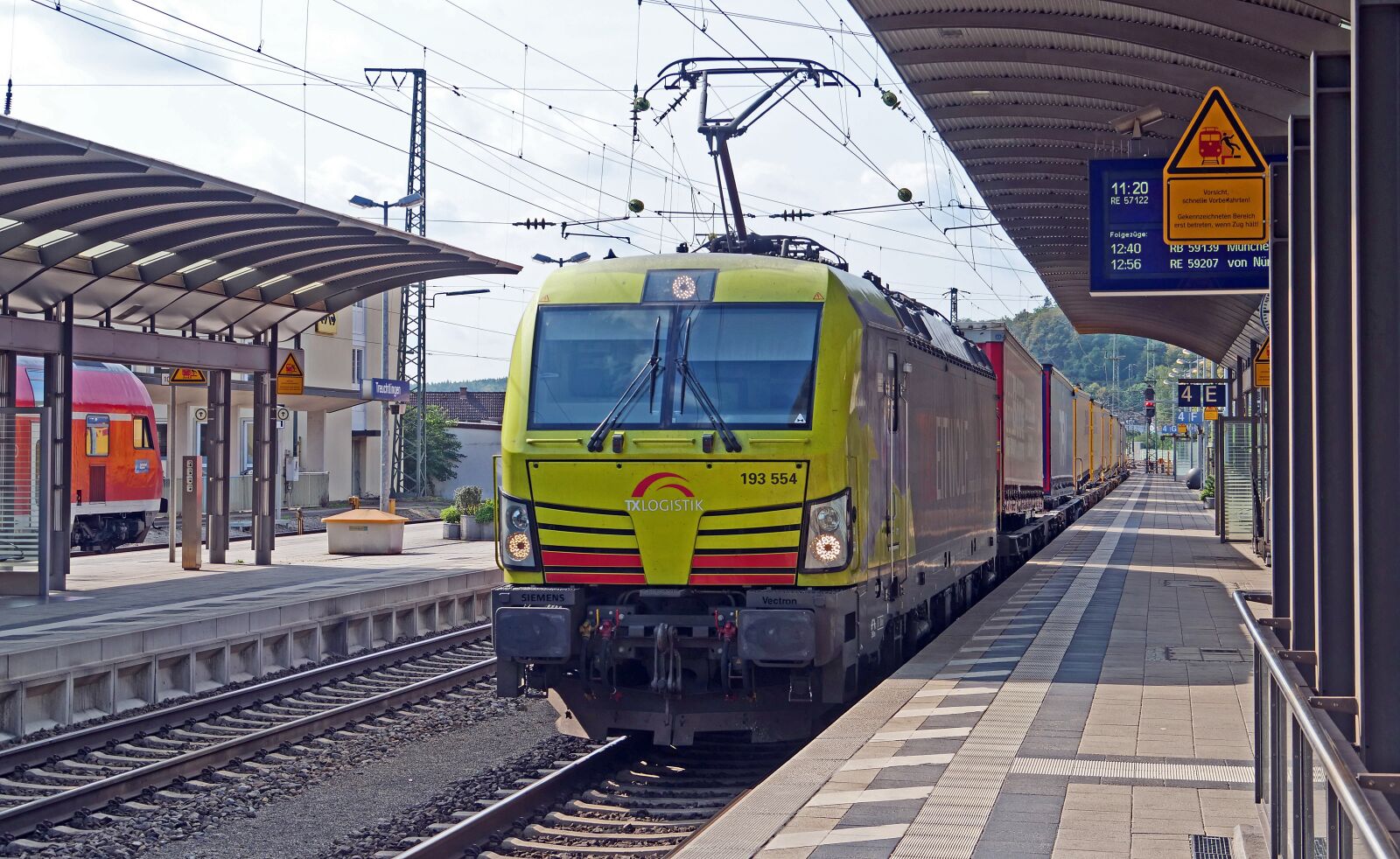 Panasonic Lumix DC-G9 sample photo. Modern freight train, private photography