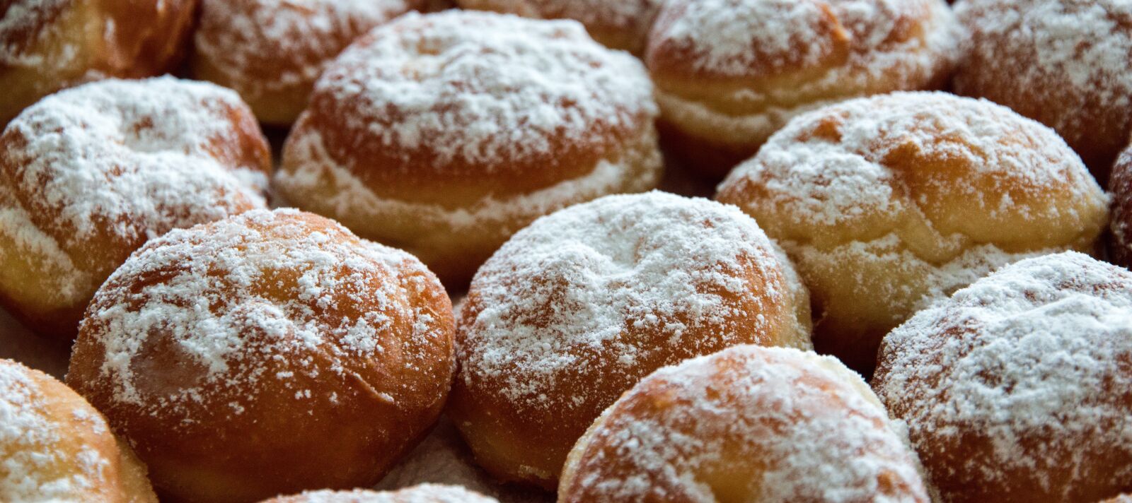 Canon EOS 70D sample photo. Buns, donuts, meal photography