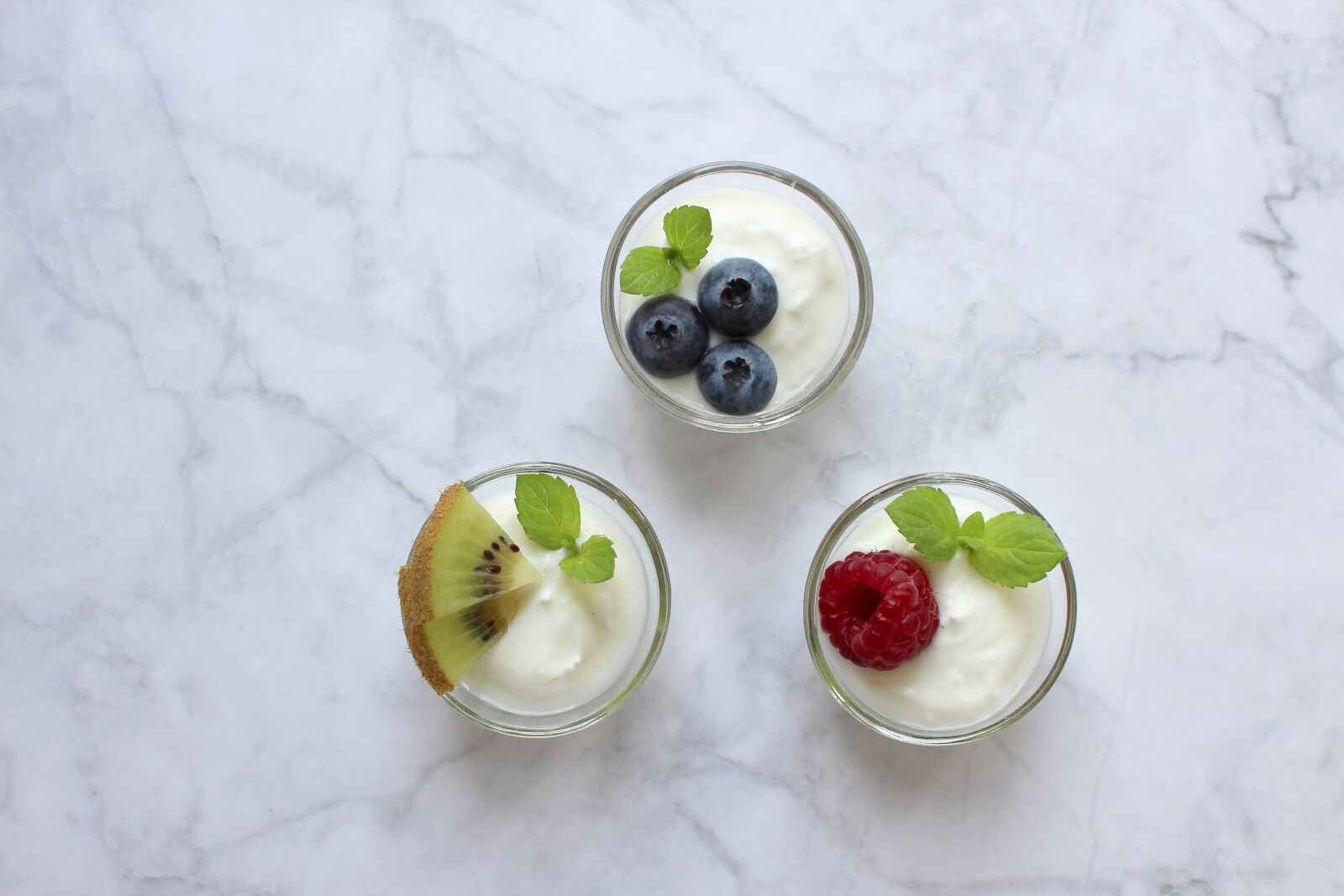 Canon EOS 700D (EOS Rebel T5i / EOS Kiss X7i) sample photo. Yogurt, berries, blueberry photography