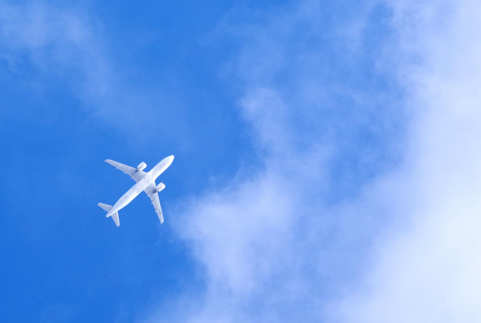 Pentax K-30 sample photo. Aircraft, clouds, travel photography