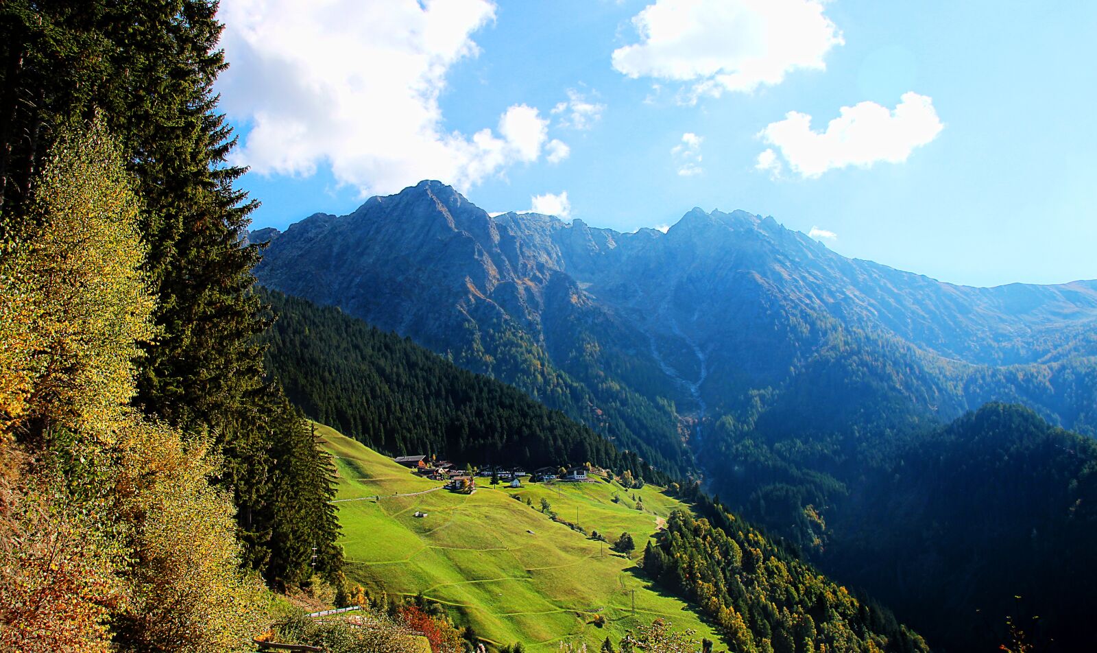 Canon EOS 1300D (EOS Rebel T6 / EOS Kiss X80) sample photo. Mountains, panorama, alpine photography