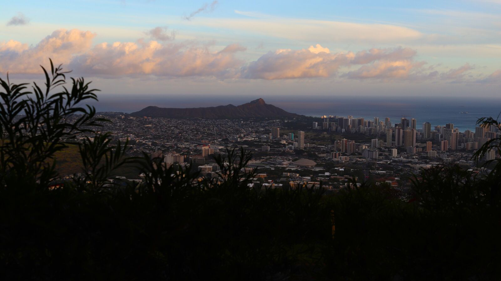 Canon EOS 800D (EOS Rebel T7i / EOS Kiss X9i) sample photo. Tantalus lookout photography