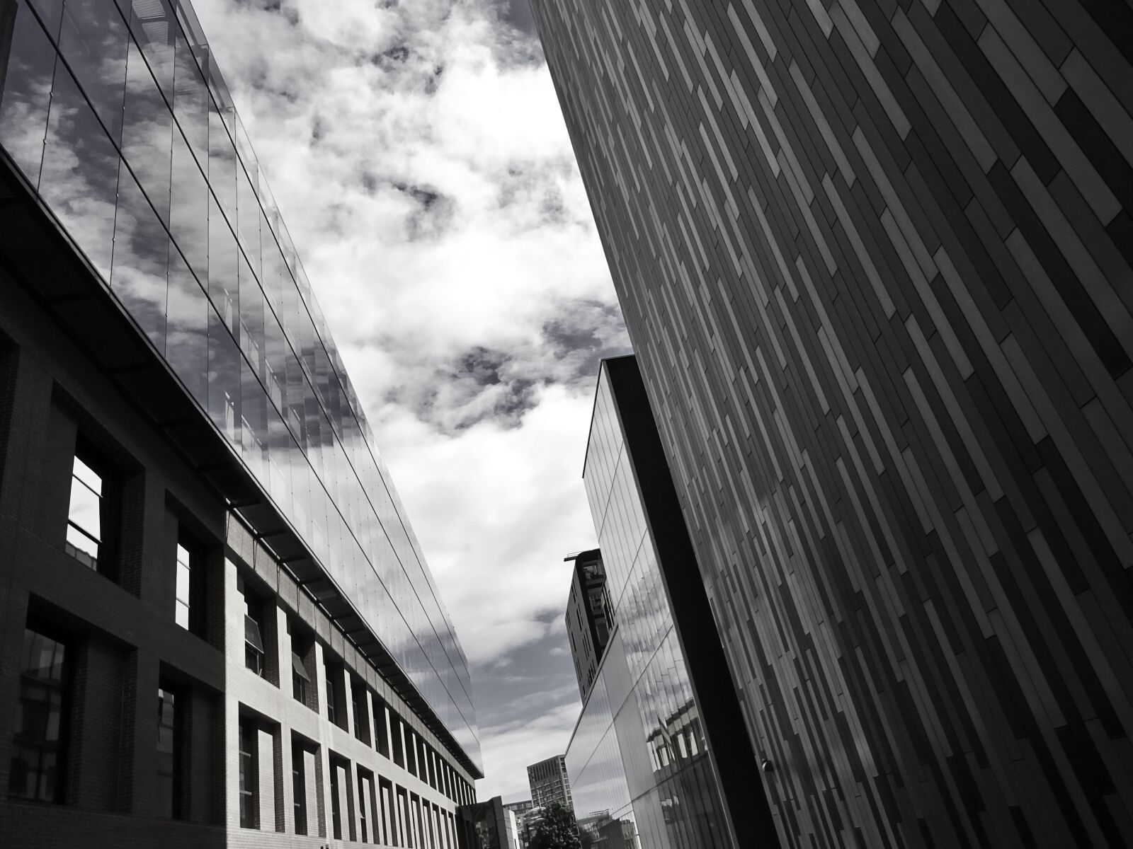 Sony DSC-HX60 sample photo. Alley, black, and, white photography