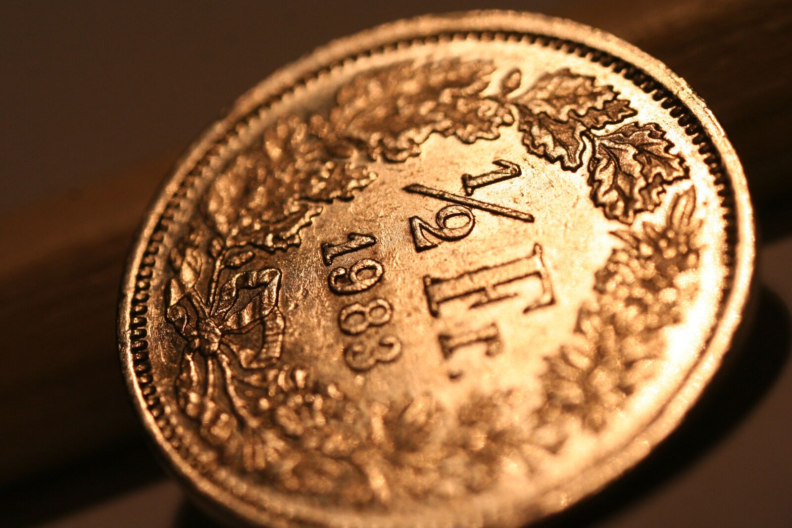 Canon EOS 350D (EOS Digital Rebel XT / EOS Kiss Digital N) sample photo. Money, coin, coins photography