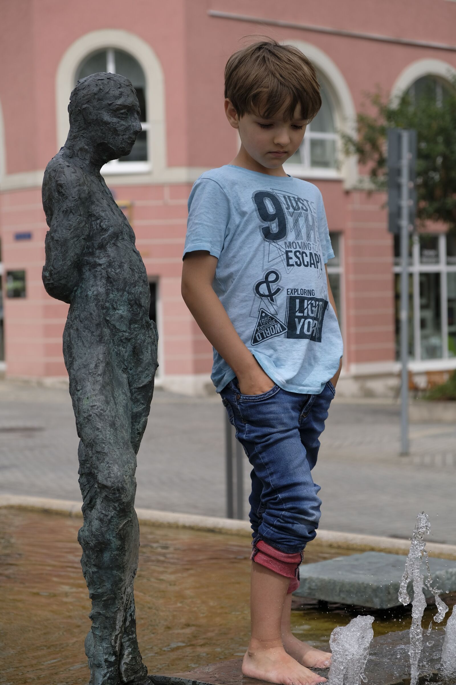 Fujifilm XF 18-55mm F2.8-4 R LM OIS sample photo. Child, boy, pose photography