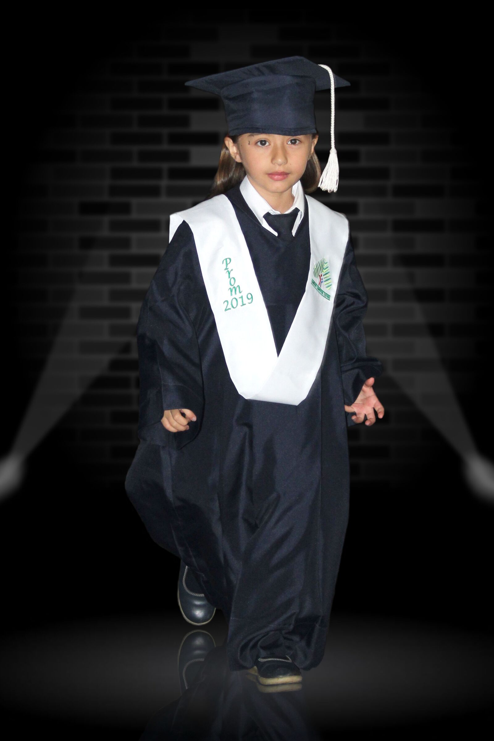 Canon EOS 550D (EOS Rebel T2i / EOS Kiss X4) sample photo. Graduation, girl, pretty photography