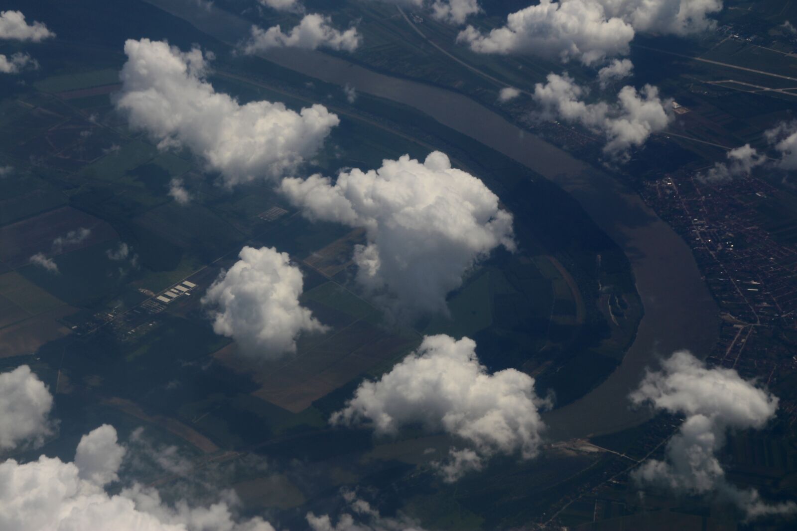 Canon EOS 700D (EOS Rebel T5i / EOS Kiss X7i) sample photo. Sky, cloud, height photography
