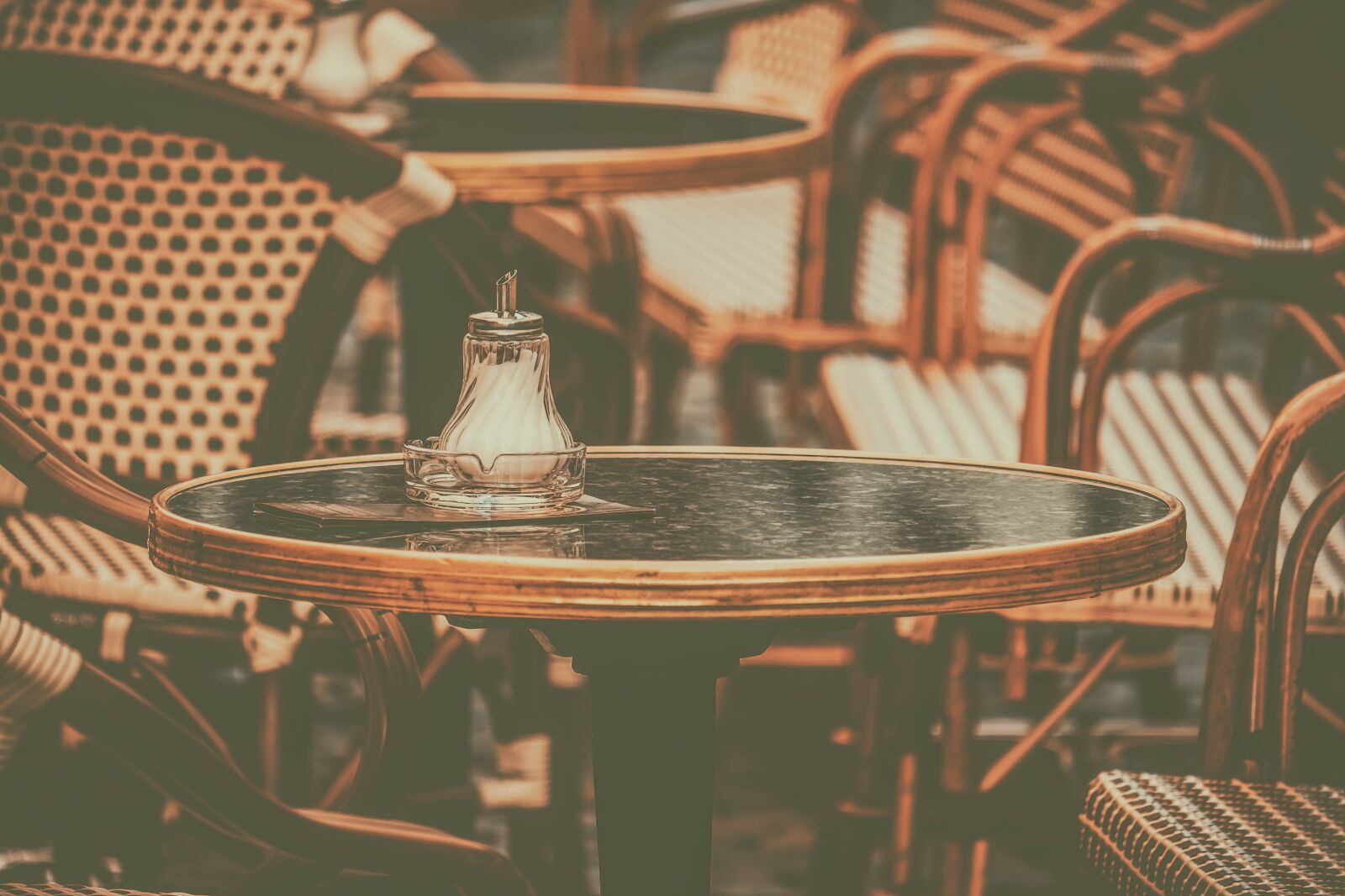 Fujifilm XF 55-200mm F3.5-4.8 R LM OIS sample photo. Seat, chairs, dining tables photography