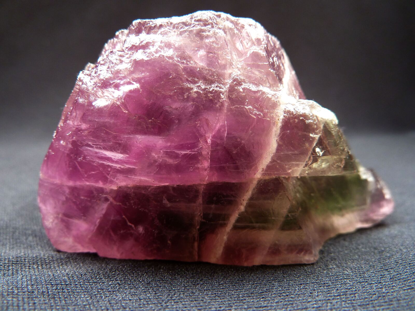 Panasonic Lumix DMC-ZS7 (Lumix DMC-TZ10) sample photo. Fluorite, fluorspar, glass gloss photography