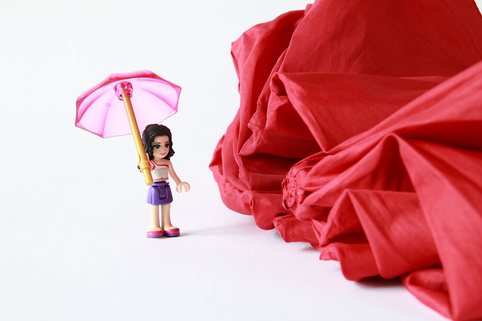 Canon EOS 100D (EOS Rebel SL1 / EOS Kiss X7) sample photo. Woman, umbrella, open umbrella photography