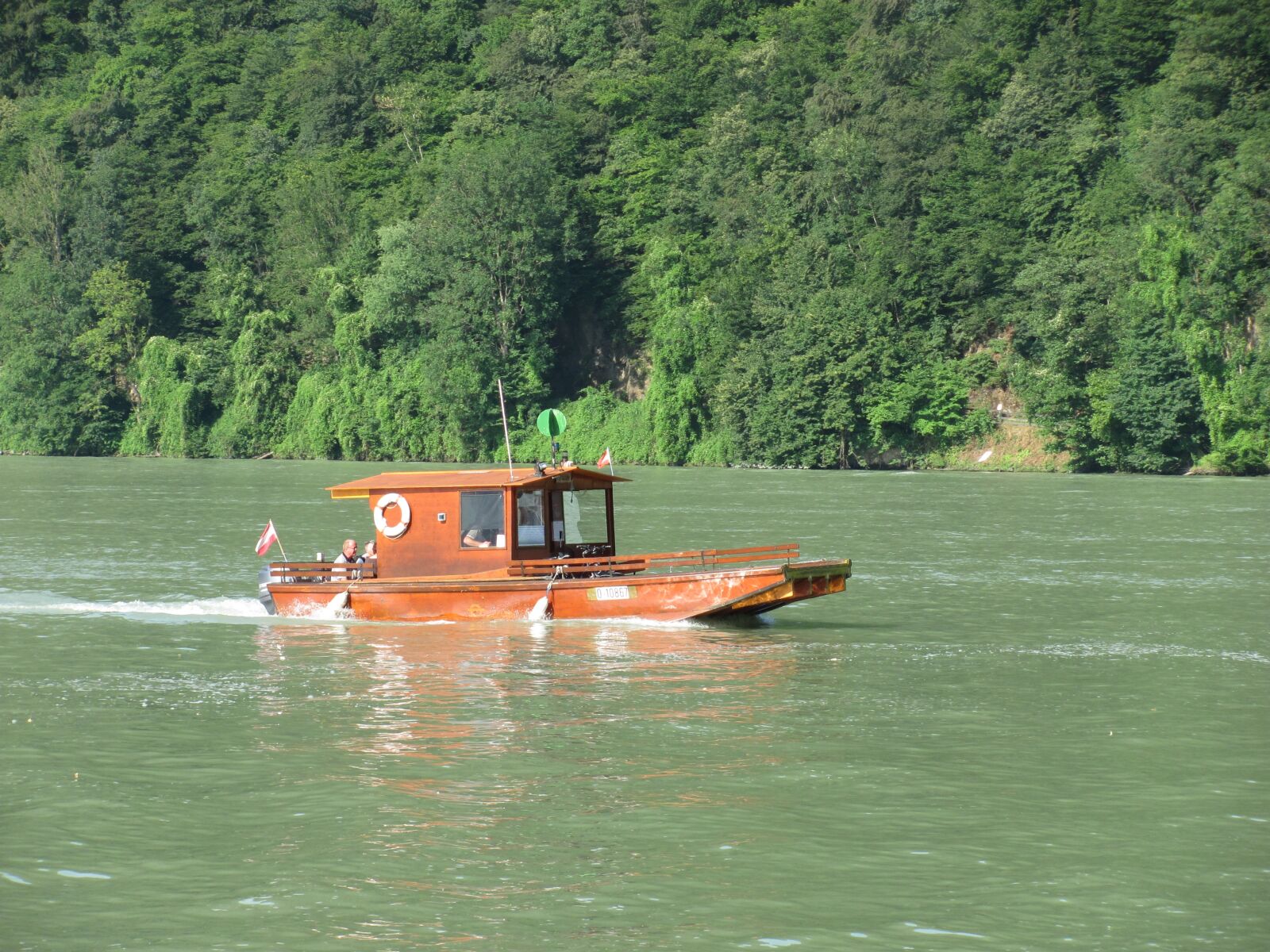 Canon PowerShot SX120 IS sample photo. Danube, ferry, water photography