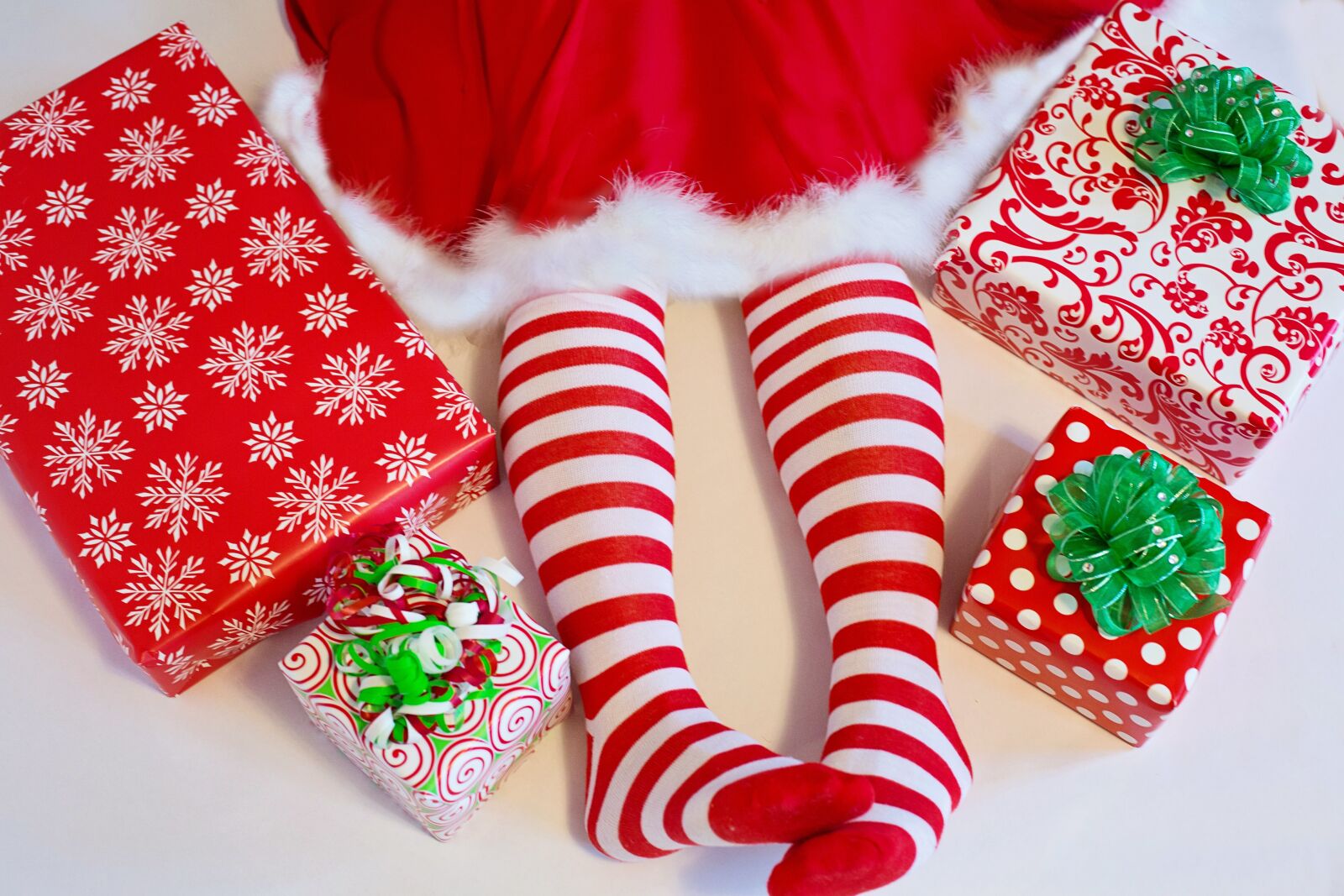 Canon EF 50mm F1.4 USM sample photo. Santa's elf, presents, gifts photography