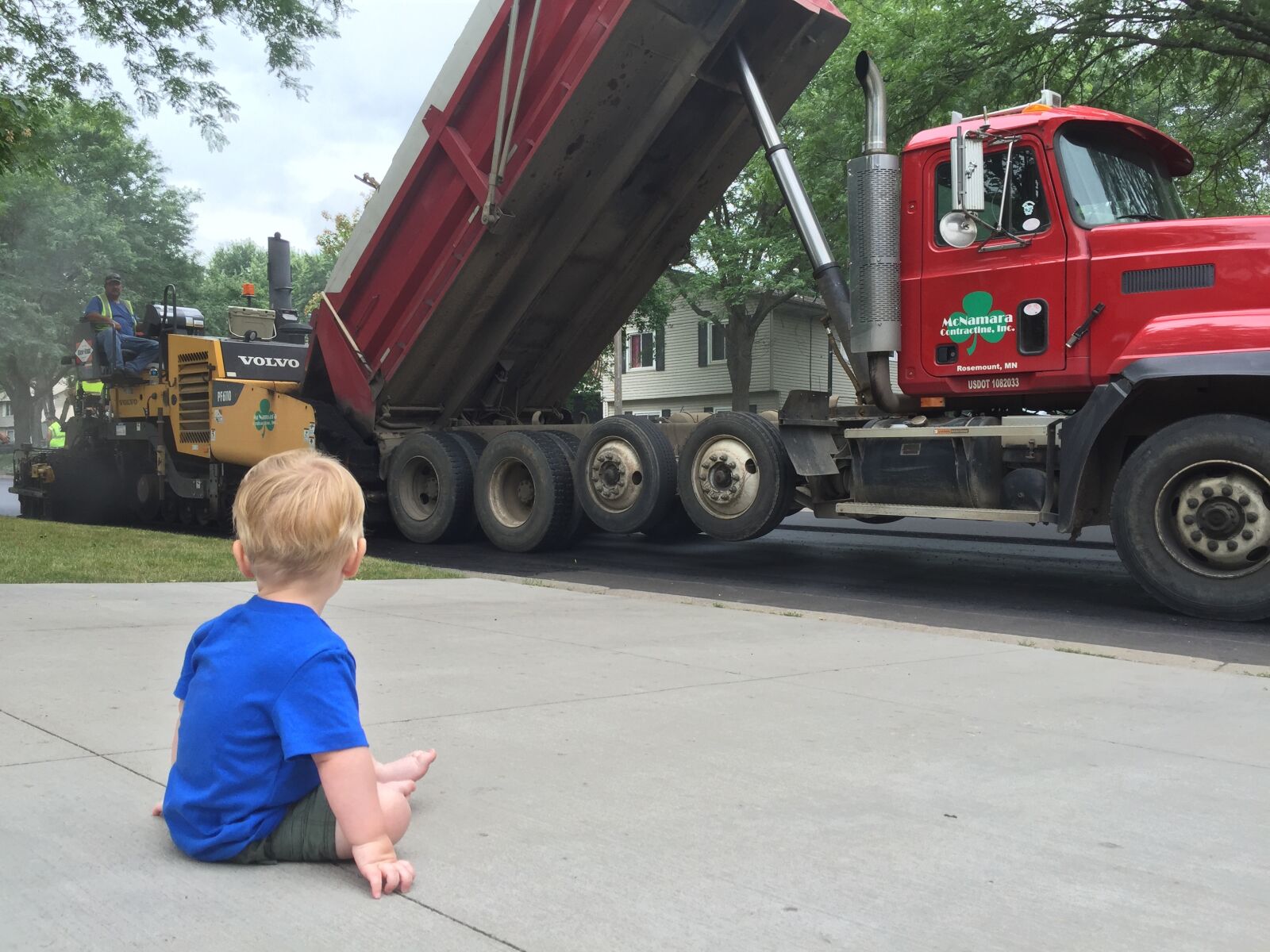 iPhone 6 Plus back camera 4.15mm f/2.2 sample photo. Child, boy, truck photography