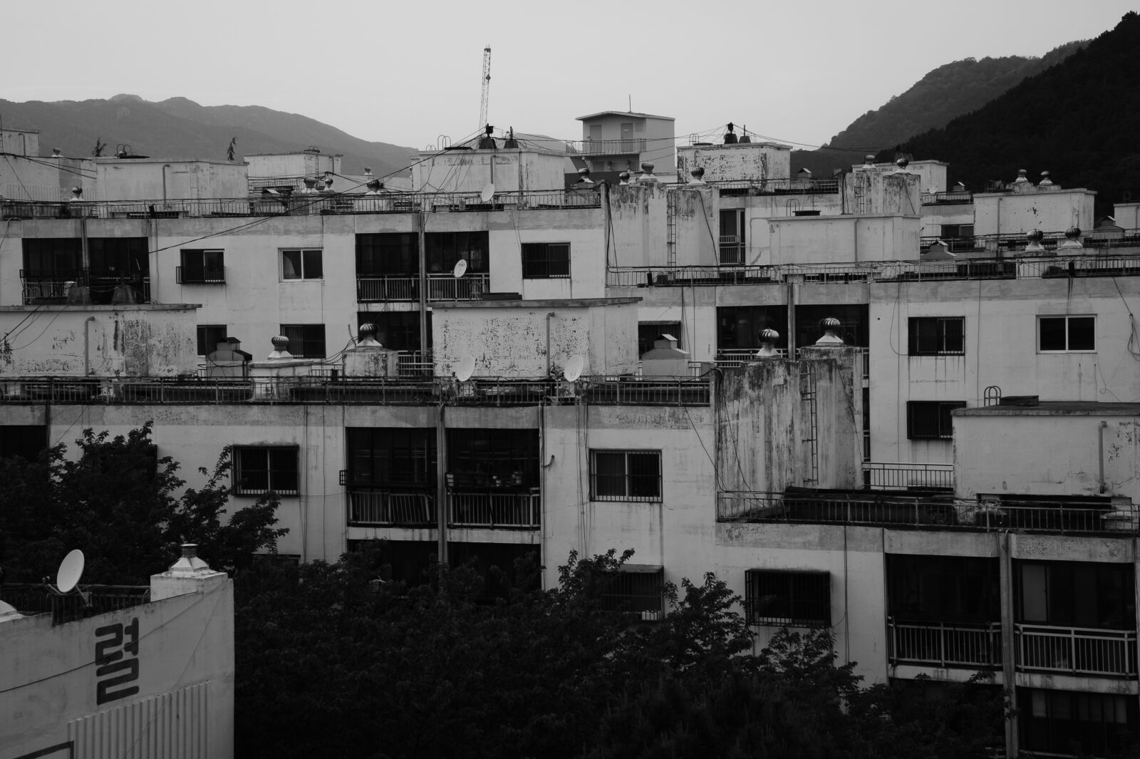 Nikon D700 sample photo. Apartments, black and white photography