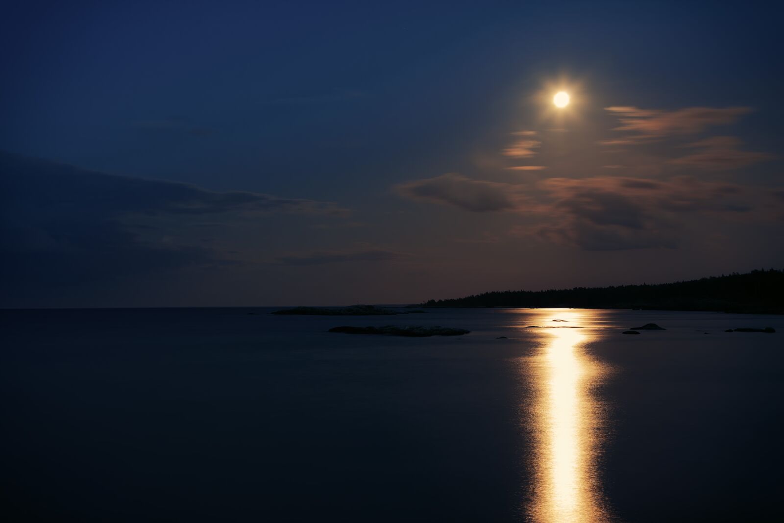 Canon EOS 5DS + Canon EF 24-105mm F4L IS USM sample photo. Moon, baltic, fold photography