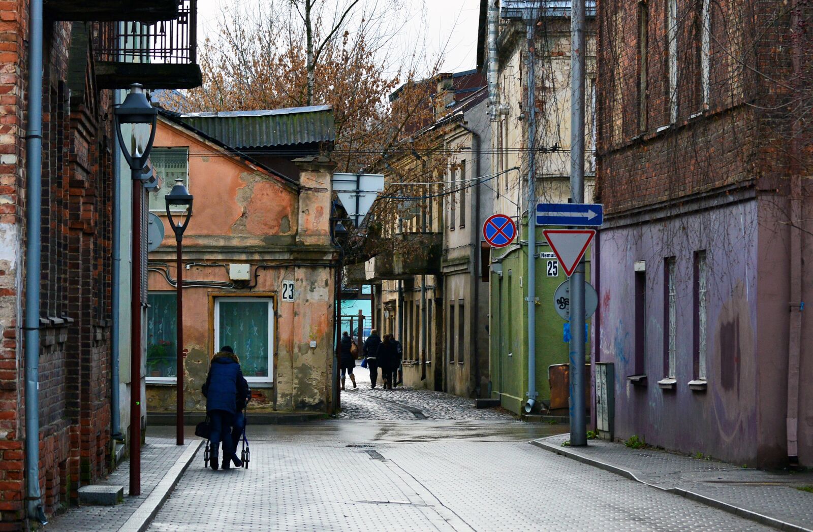 Nikon D3200 sample photo. Street, scene, old town photography