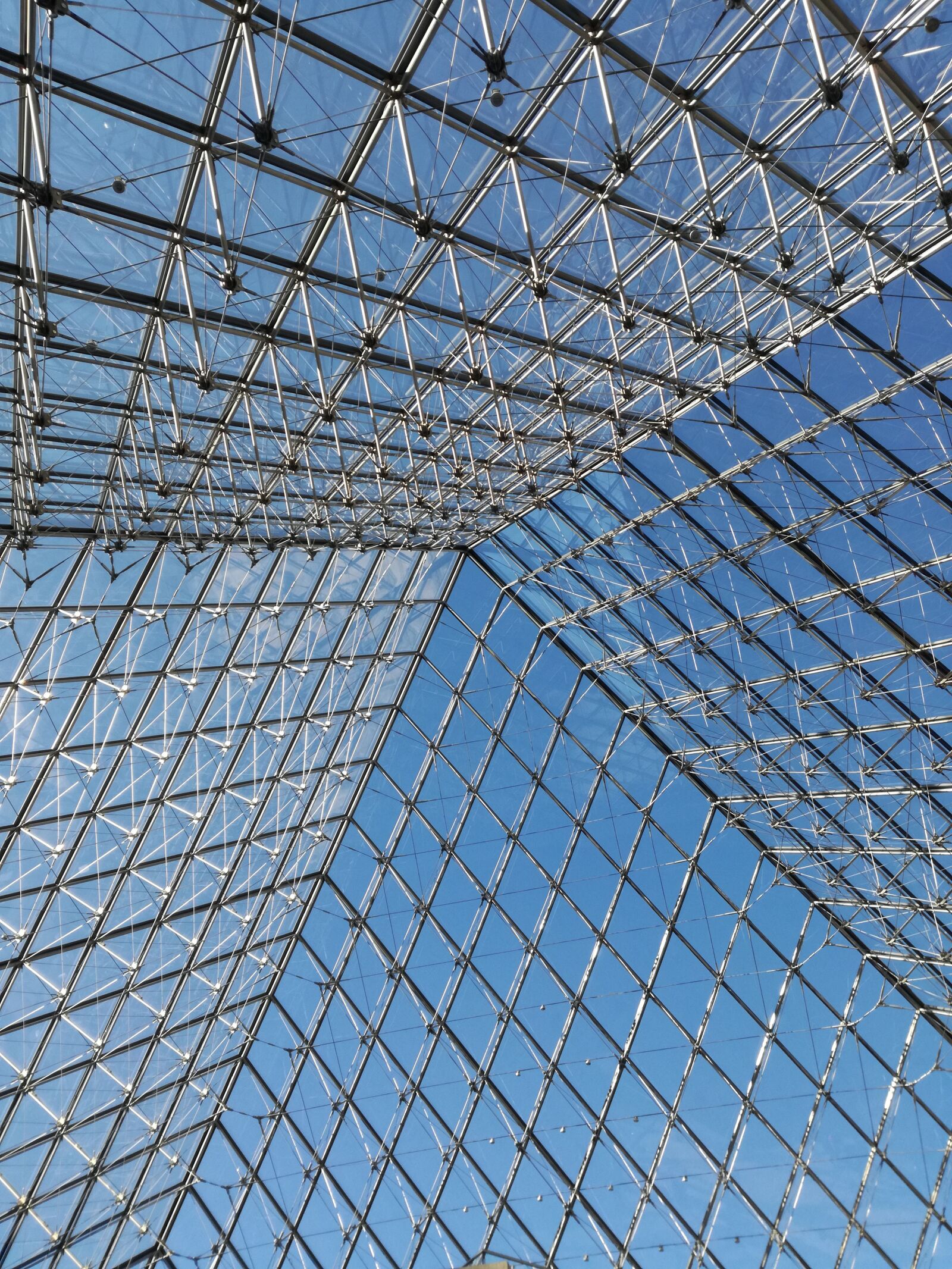 HUAWEI P9 LITE sample photo. Pyramide, louvre, par photography