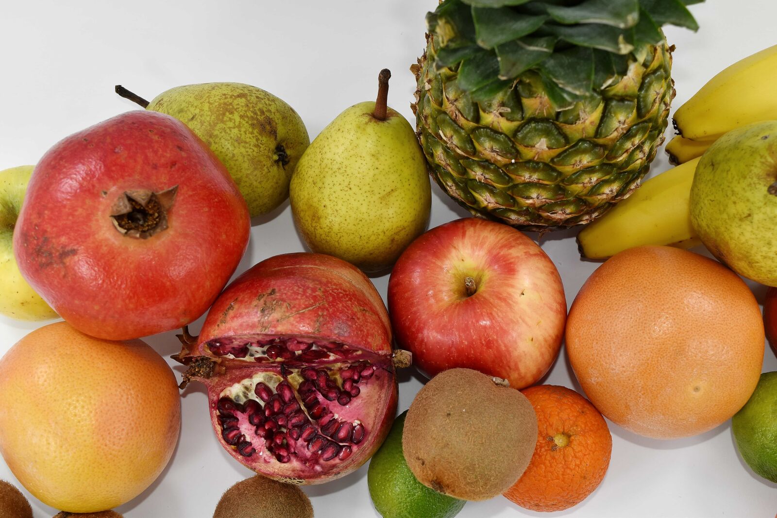 Nikon D5500 sample photo. Apple, pineapple, healthy, fruit photography
