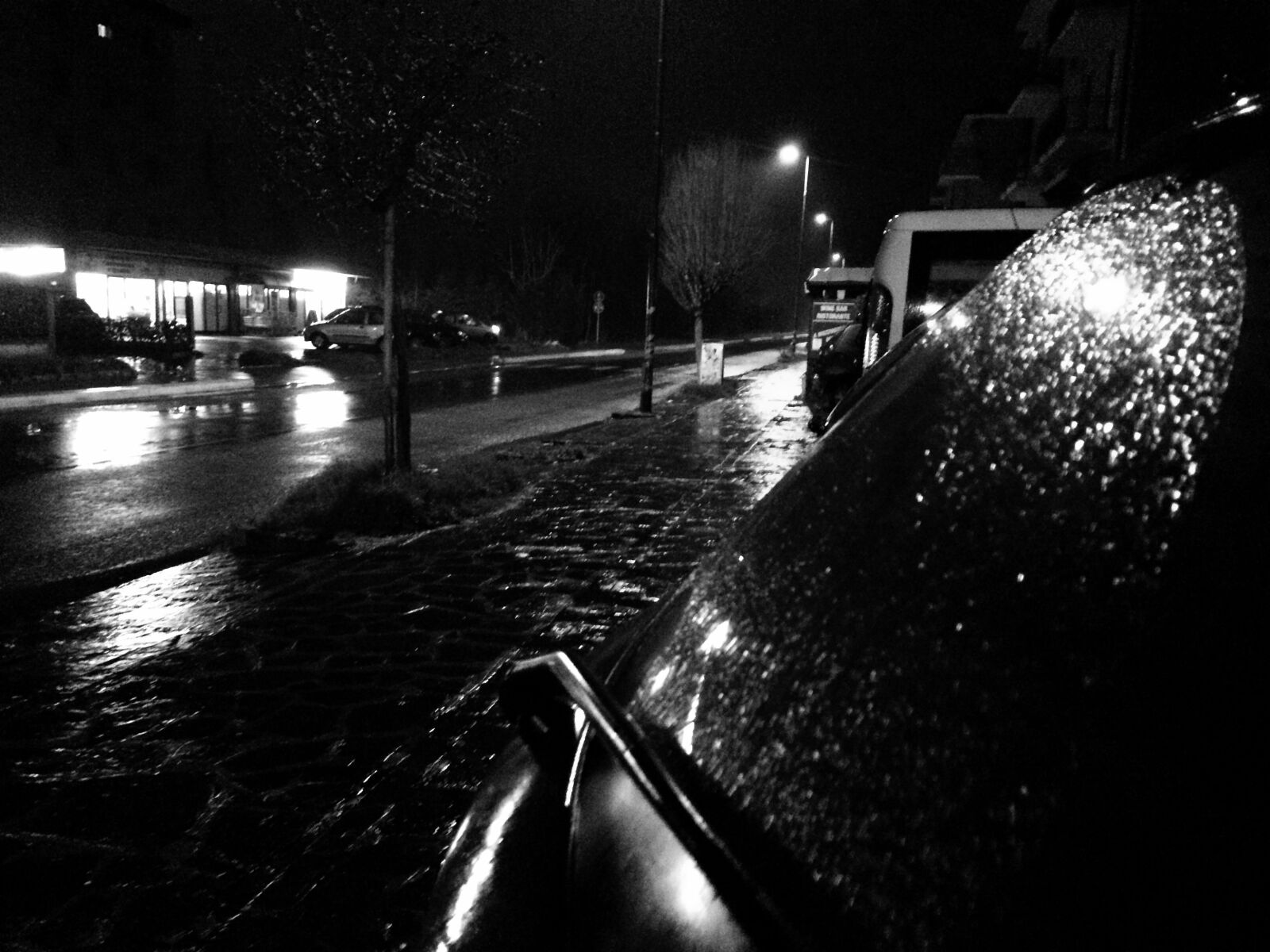 iPhone 5s back camera 4.15mm f/2.2 sample photo. Cold, rain, weather photography