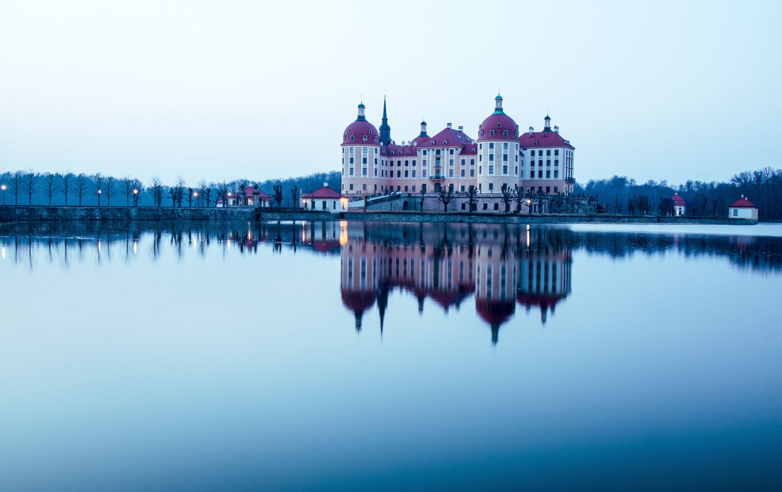 Canon EOS 80D sample photo. Waters, reflection, architecture photography