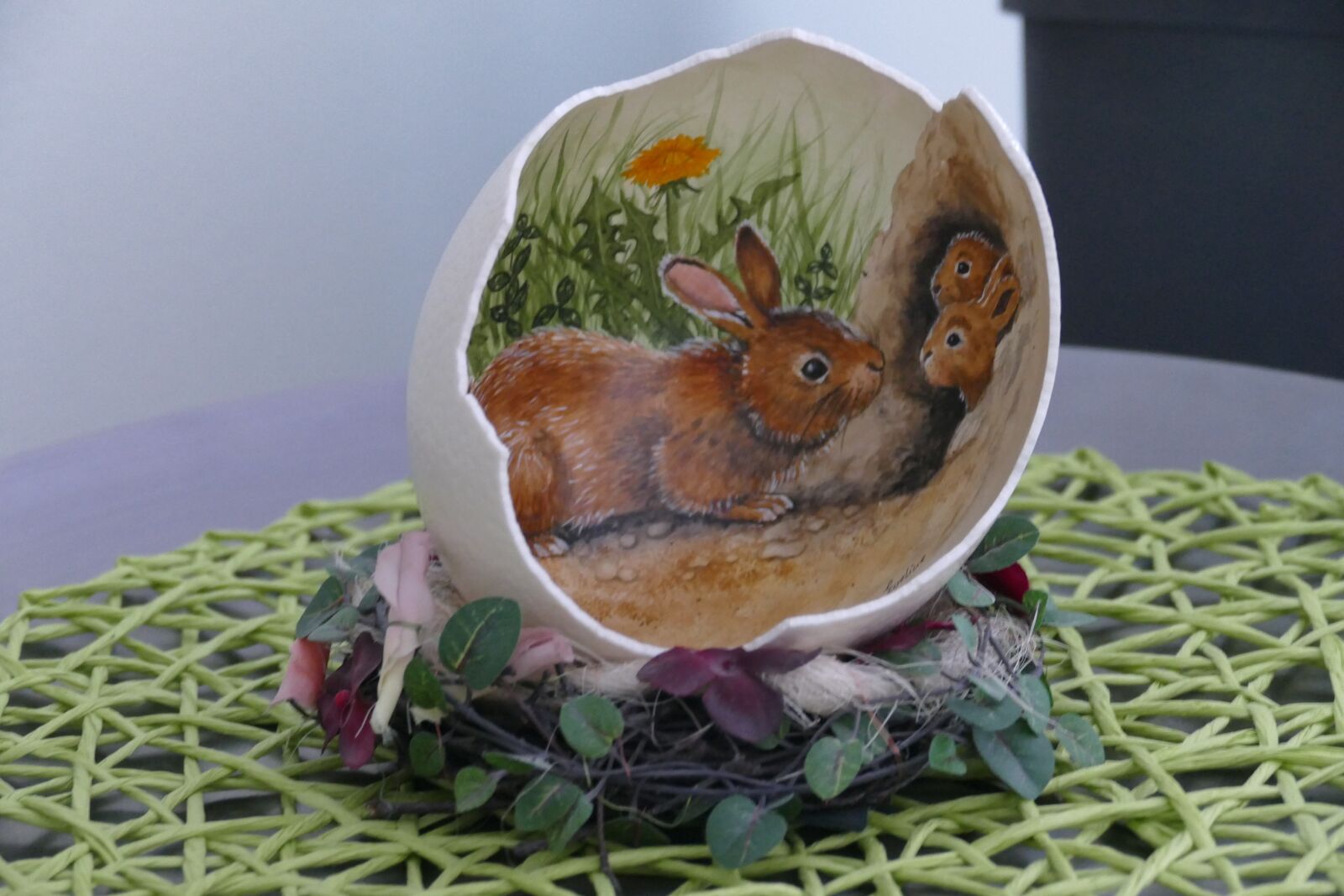 Panasonic Lumix DMC-FZ1000 sample photo. Easter egg, rabbit, easter photography