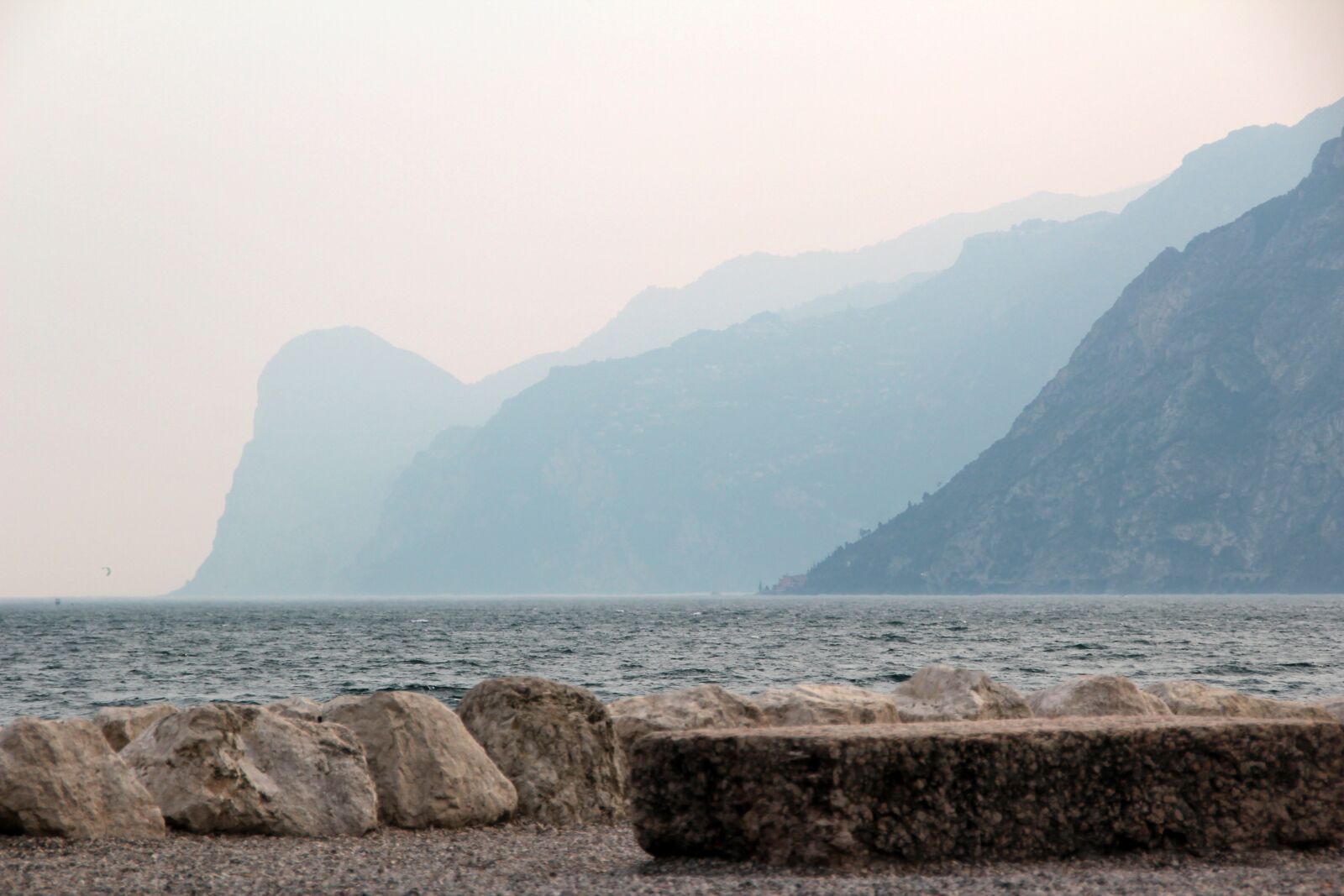 Canon EOS 600D (Rebel EOS T3i / EOS Kiss X5) sample photo. Garda, italy, lake photography