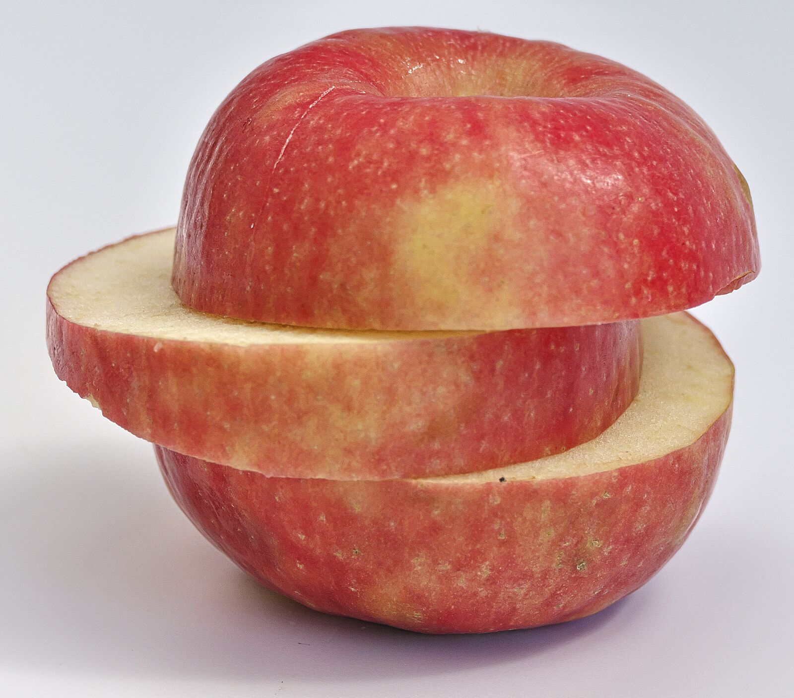Panasonic Lumix DMC-FZ1000 sample photo. Apple, sliced, discs photography