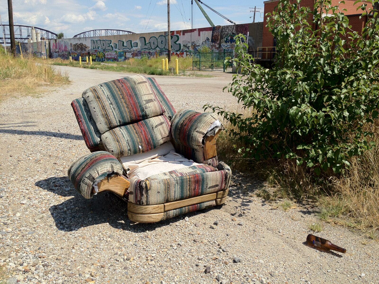 Apple iPhone 4S sample photo. Chair, decay, made, u photography