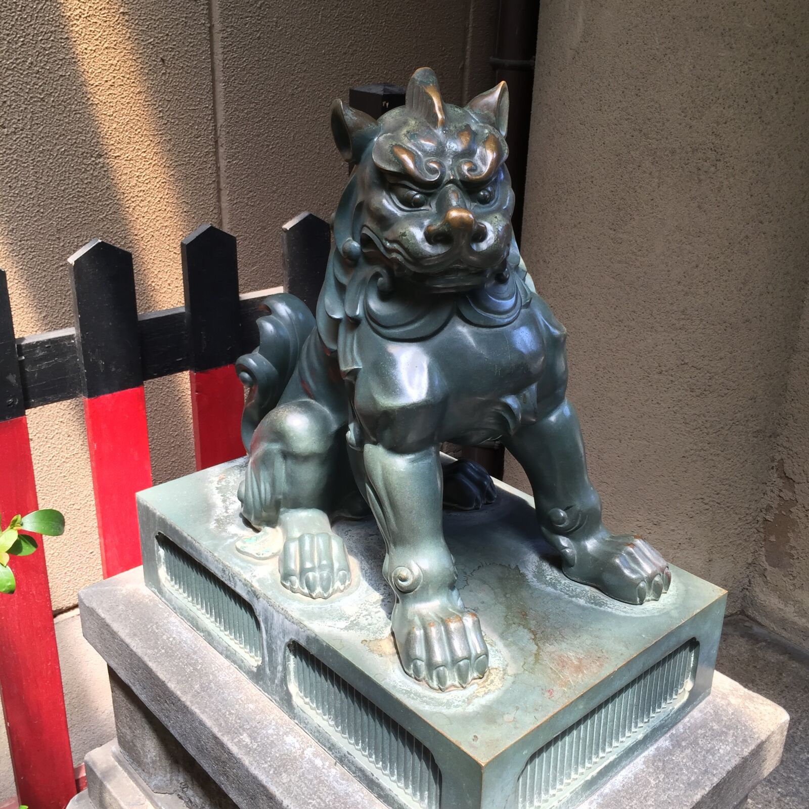 Apple iPhone 6 sample photo. Guardian dogs, shrine, kyoto photography