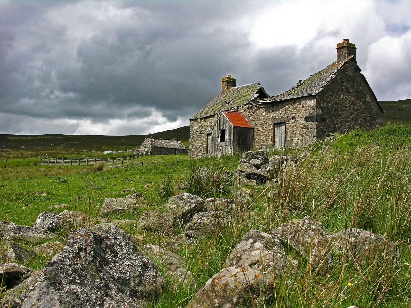 Nikon E8800 sample photo. Scotland, cottage, house photography